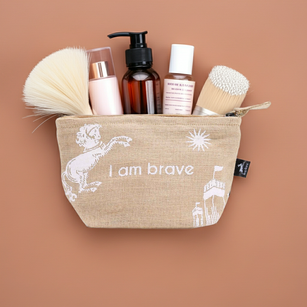 Hop Hare Beutel –  „I am brave“ – nachhaltiger Juco-Beutel (19 × 12 × 4,5 cm)