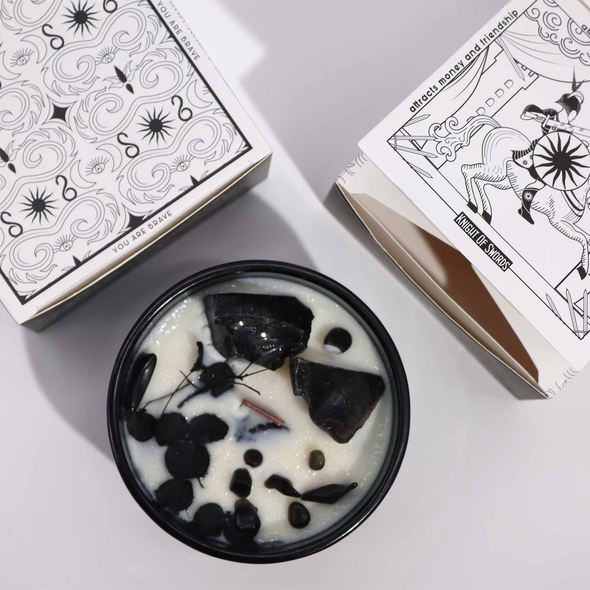 Hop Hare Kristall Magische Blume Kerze - Der König der Schwerter – 330 g