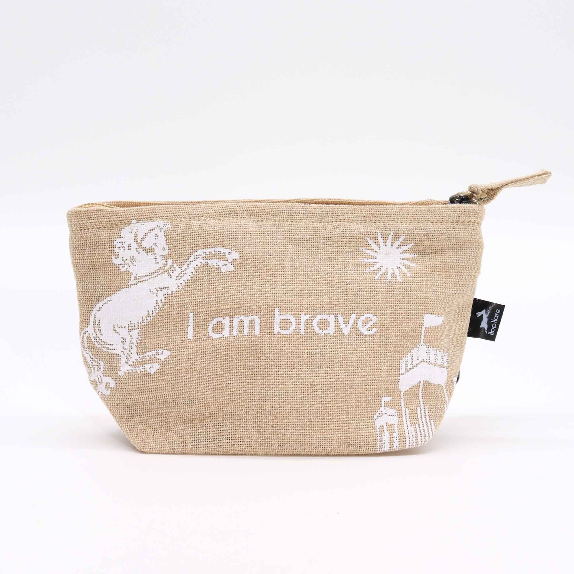 Hop Hare Beutel –  „I am brave“ – nachhaltiger Juco-Beutel (19 × 12 × 4,5 cm)